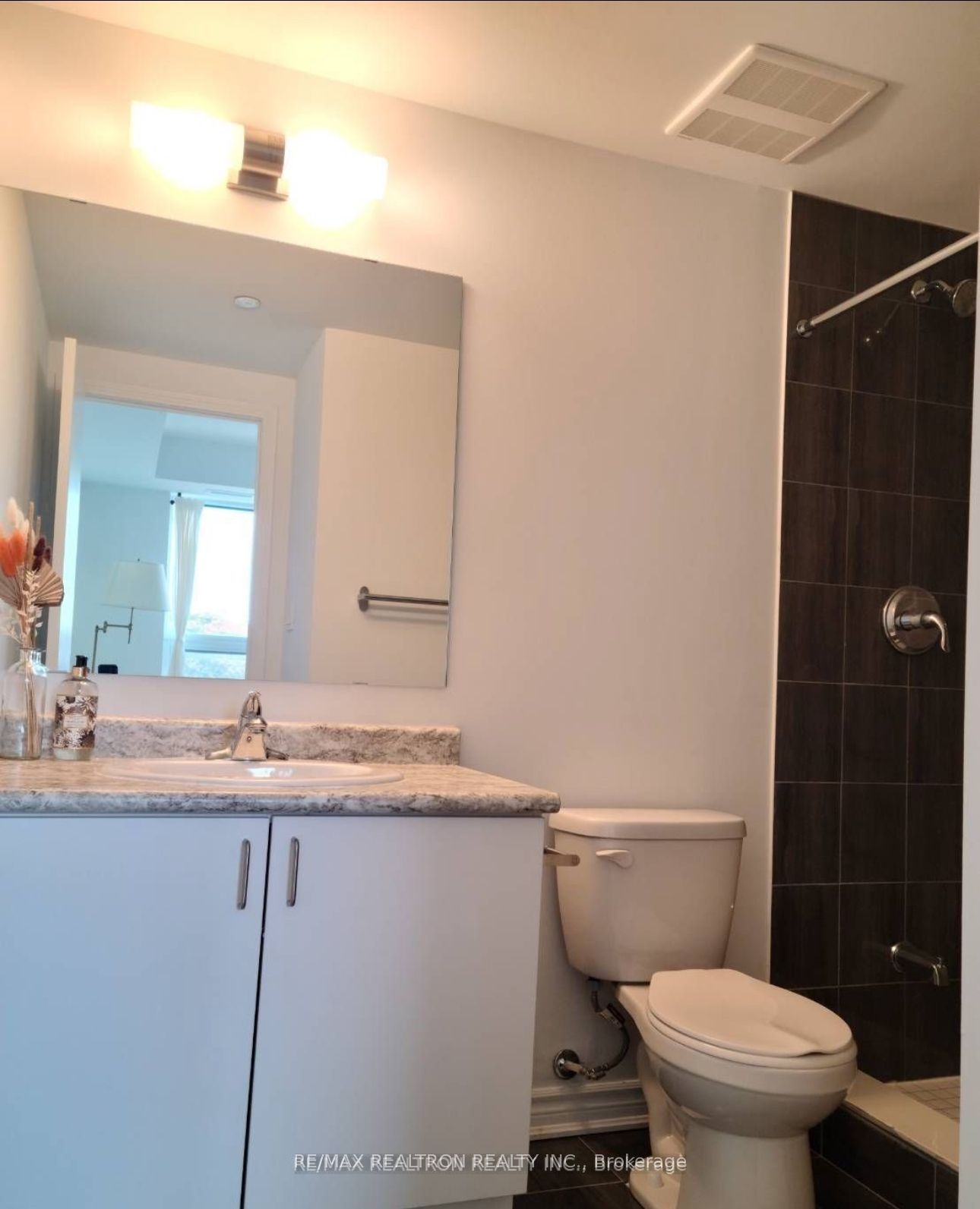 1 Falaise Road 608 Property Photo 10