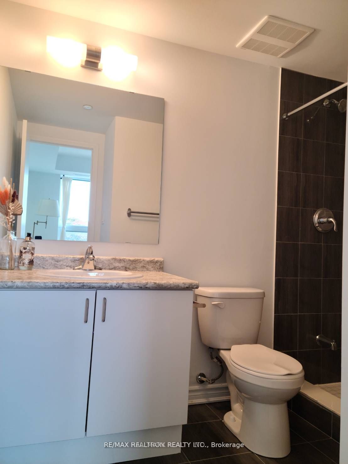 1 Falaise Road 608 Property Photo 14