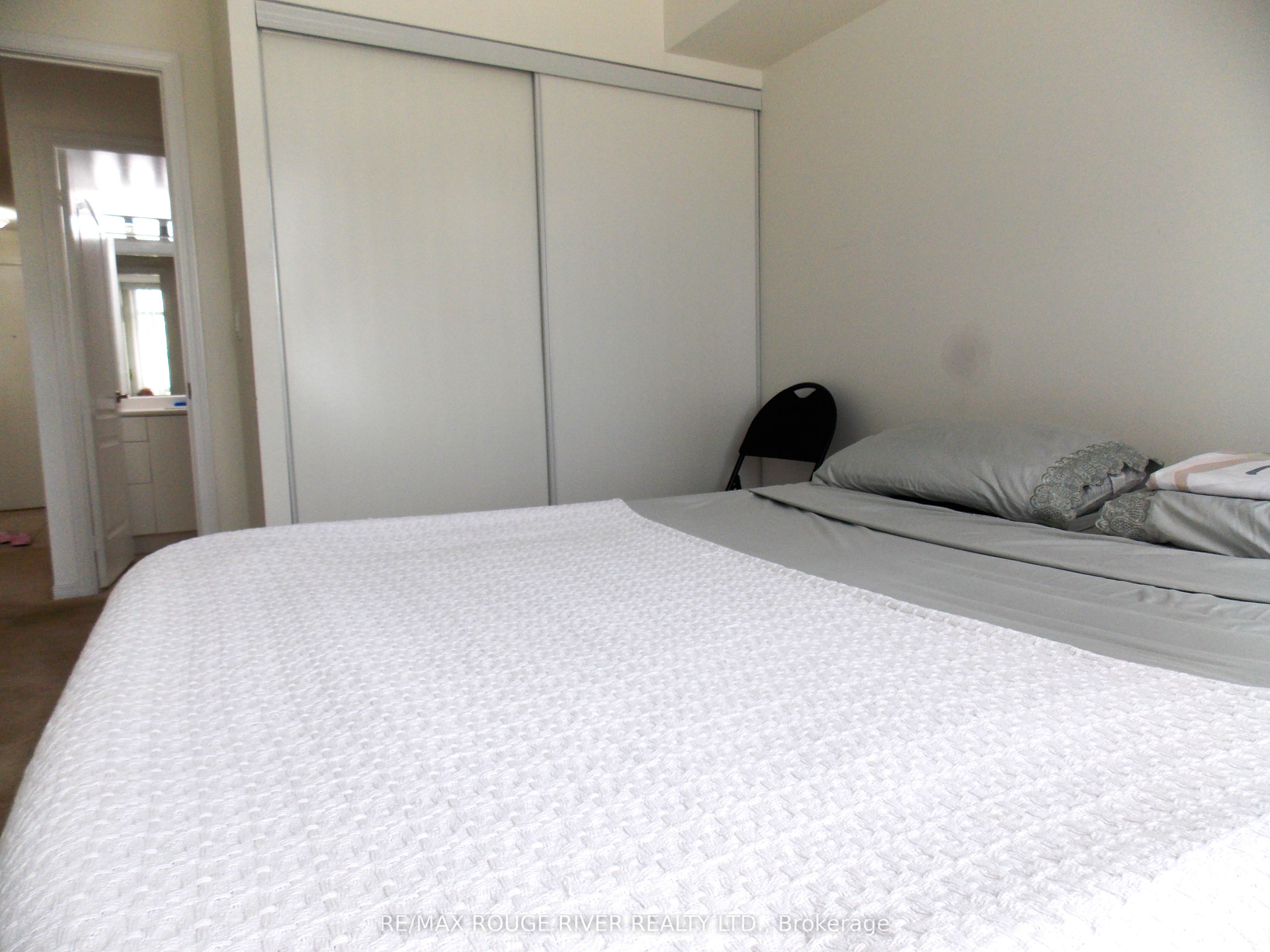 3650 Kingston Road 726 Property Photo 6