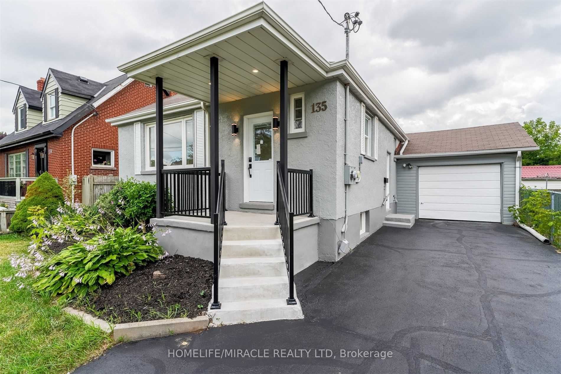 135 Central Park Boulevard N Property Photo 2