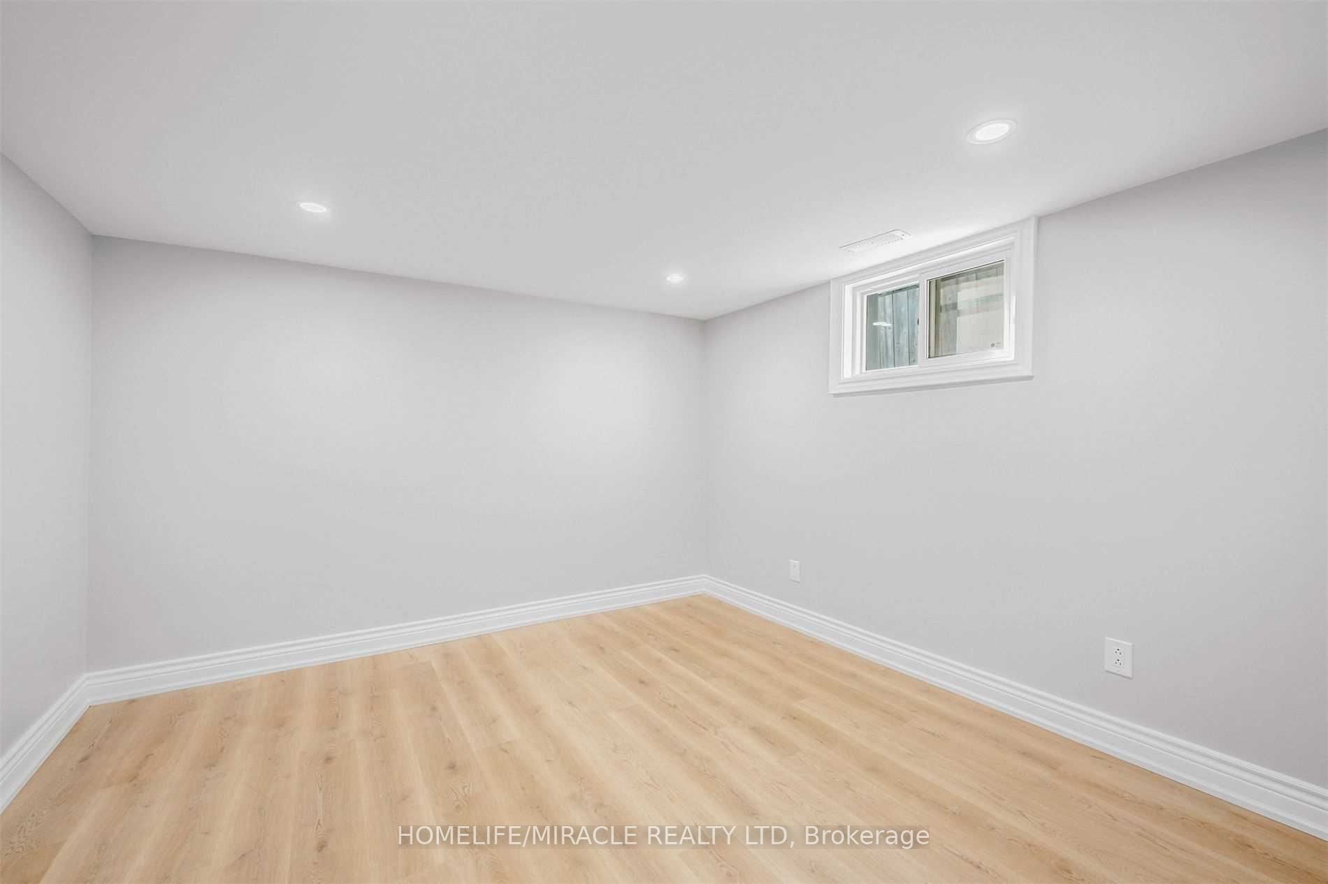 135 Central Park Boulevard N Property Photo 10