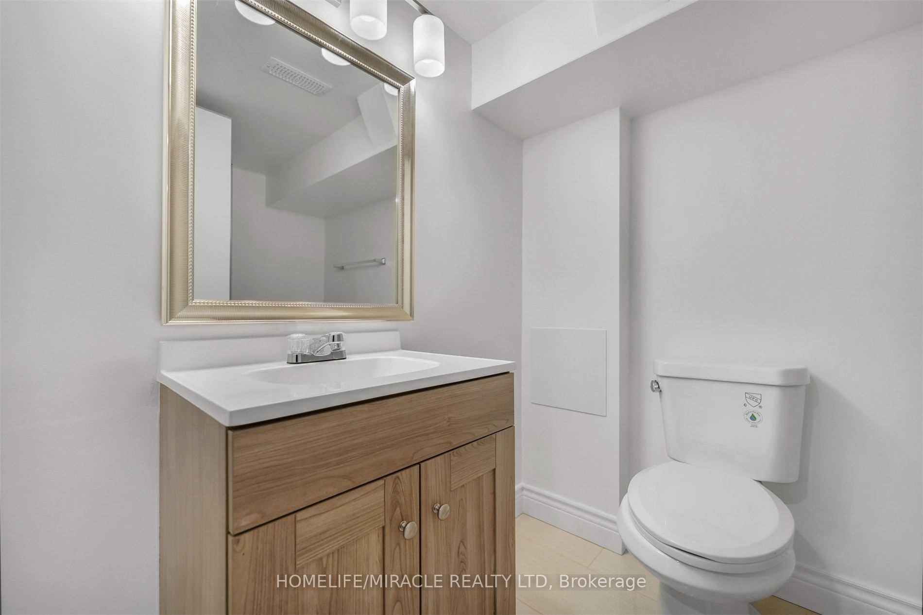 135 Central Park Boulevard N Property Photo 11