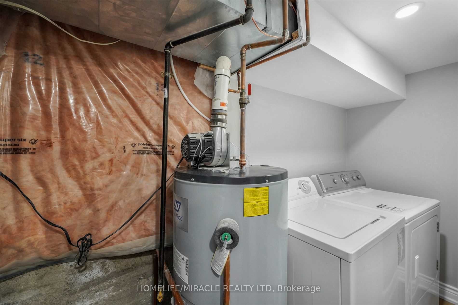135 Central Park Boulevard N Property Photo 12