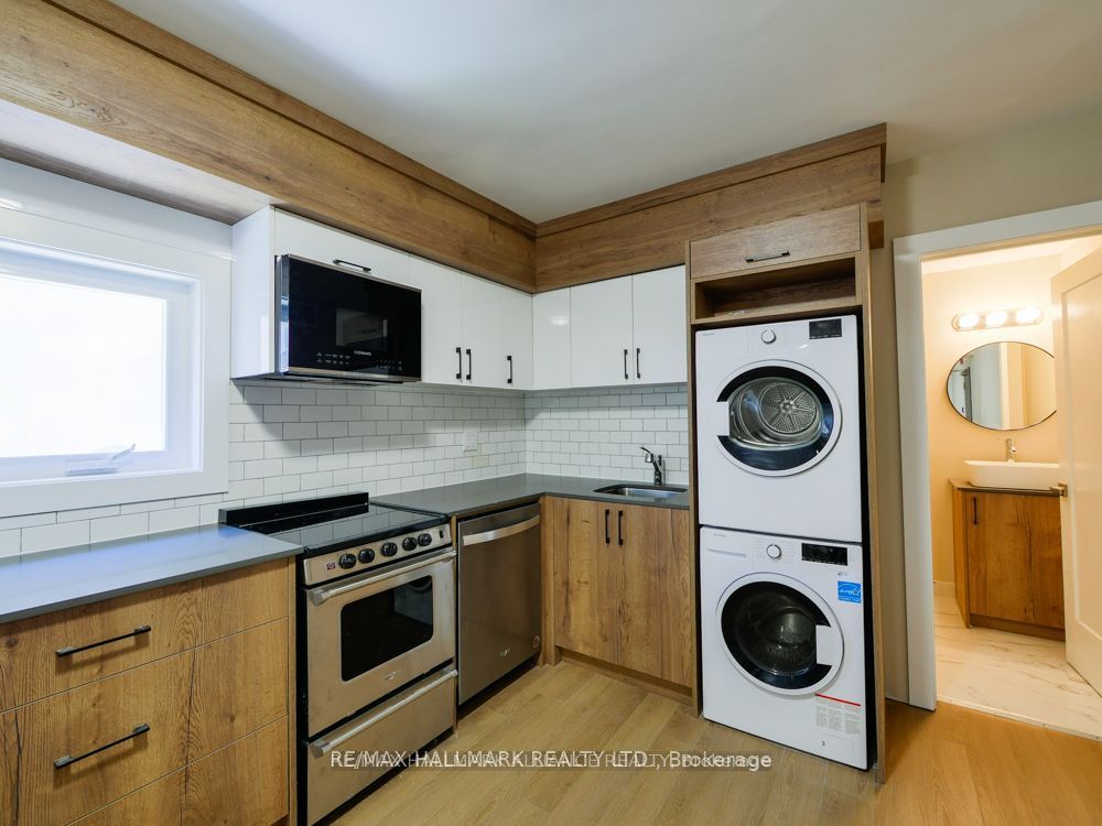 628 Danforth Avenue 202 Property Photo 3