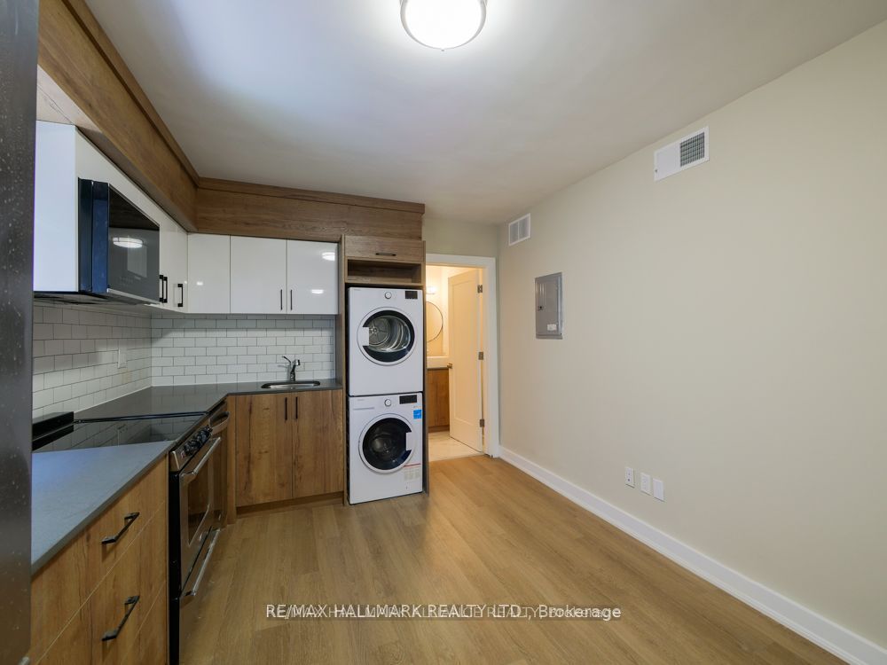 628 Danforth Avenue 202 Property Photo 4