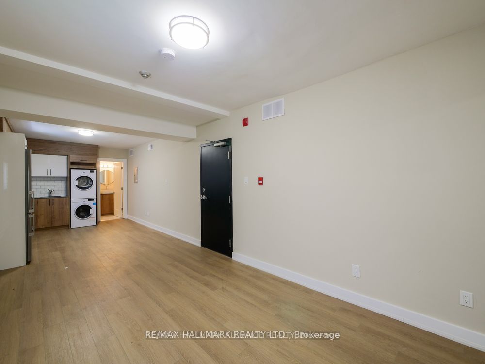 628 Danforth Avenue 202 Property Photo 7