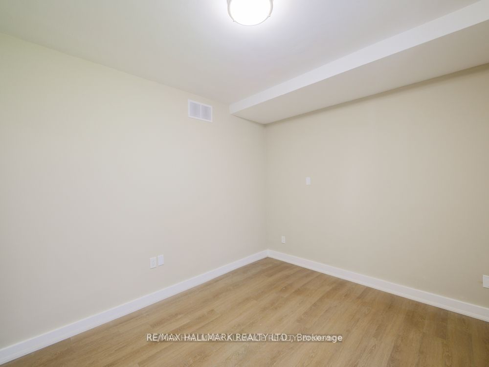 628 Danforth Avenue 202 Property Photo 10