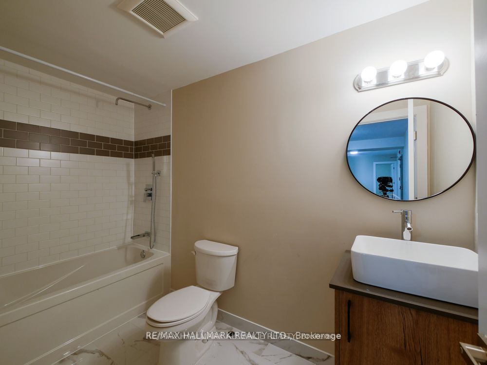 628 Danforth Avenue 202 Property Photo 14
