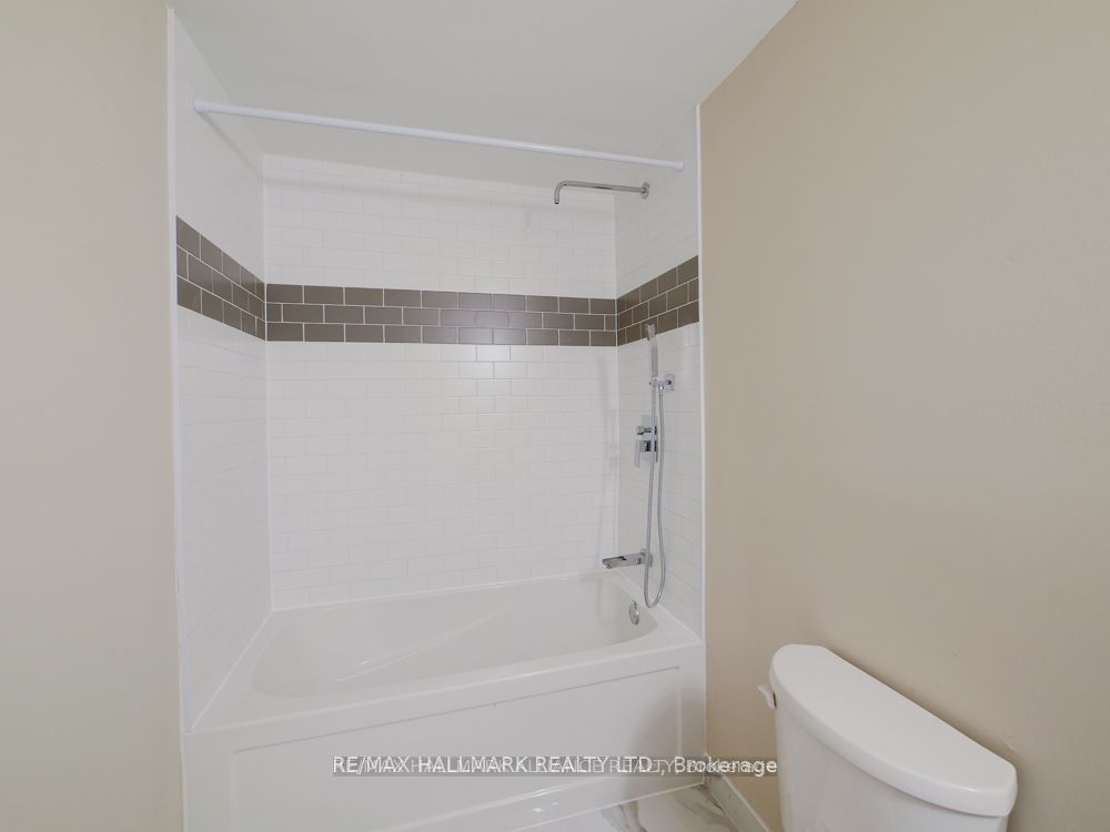 628 Danforth Avenue 202 Property Photo 15