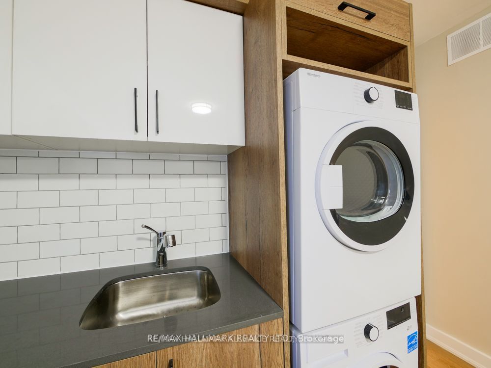 628 Danforth Avenue 202 Property Photo 16