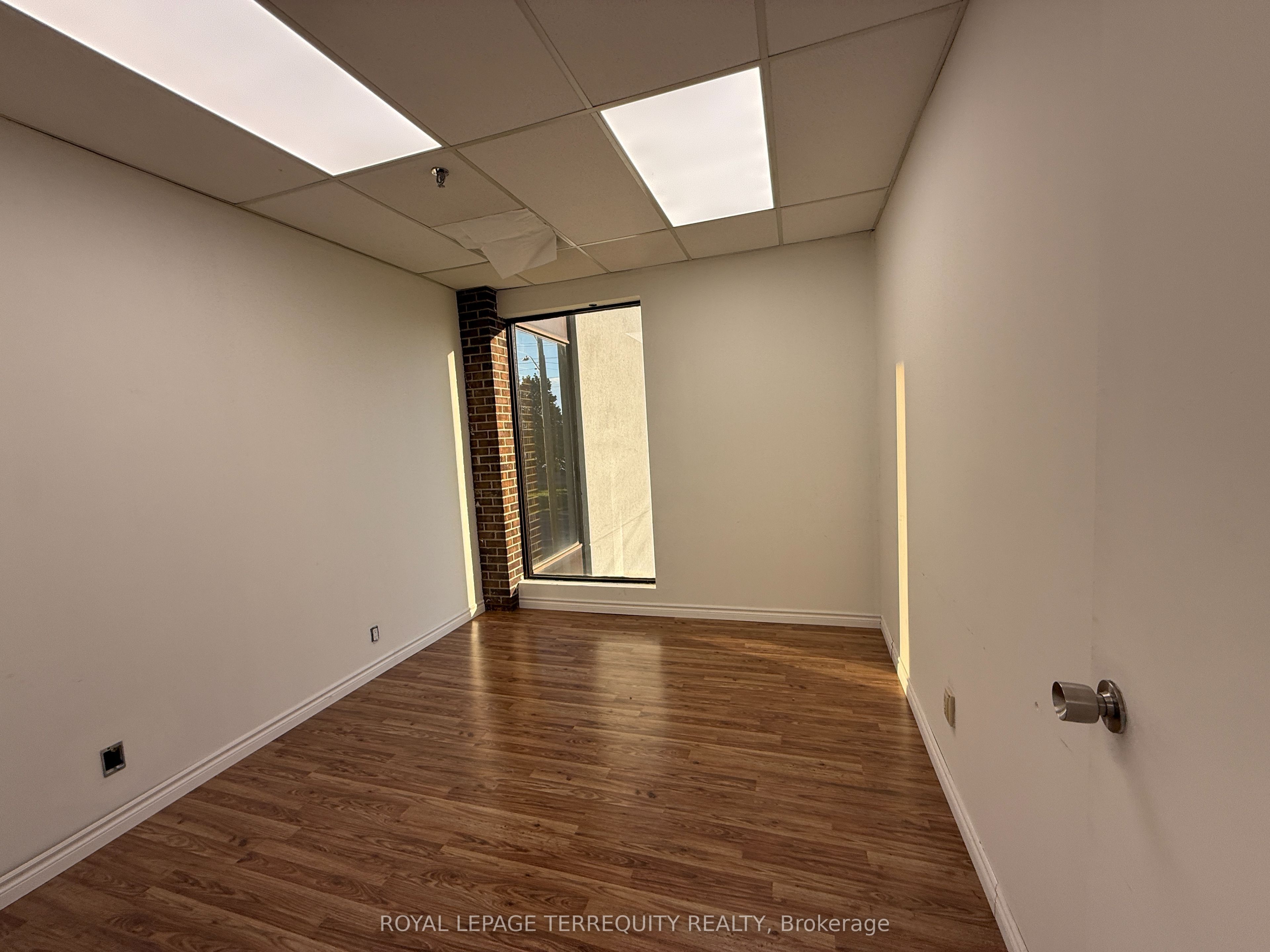 1450 Hopkins Street 205 Property Photo 3