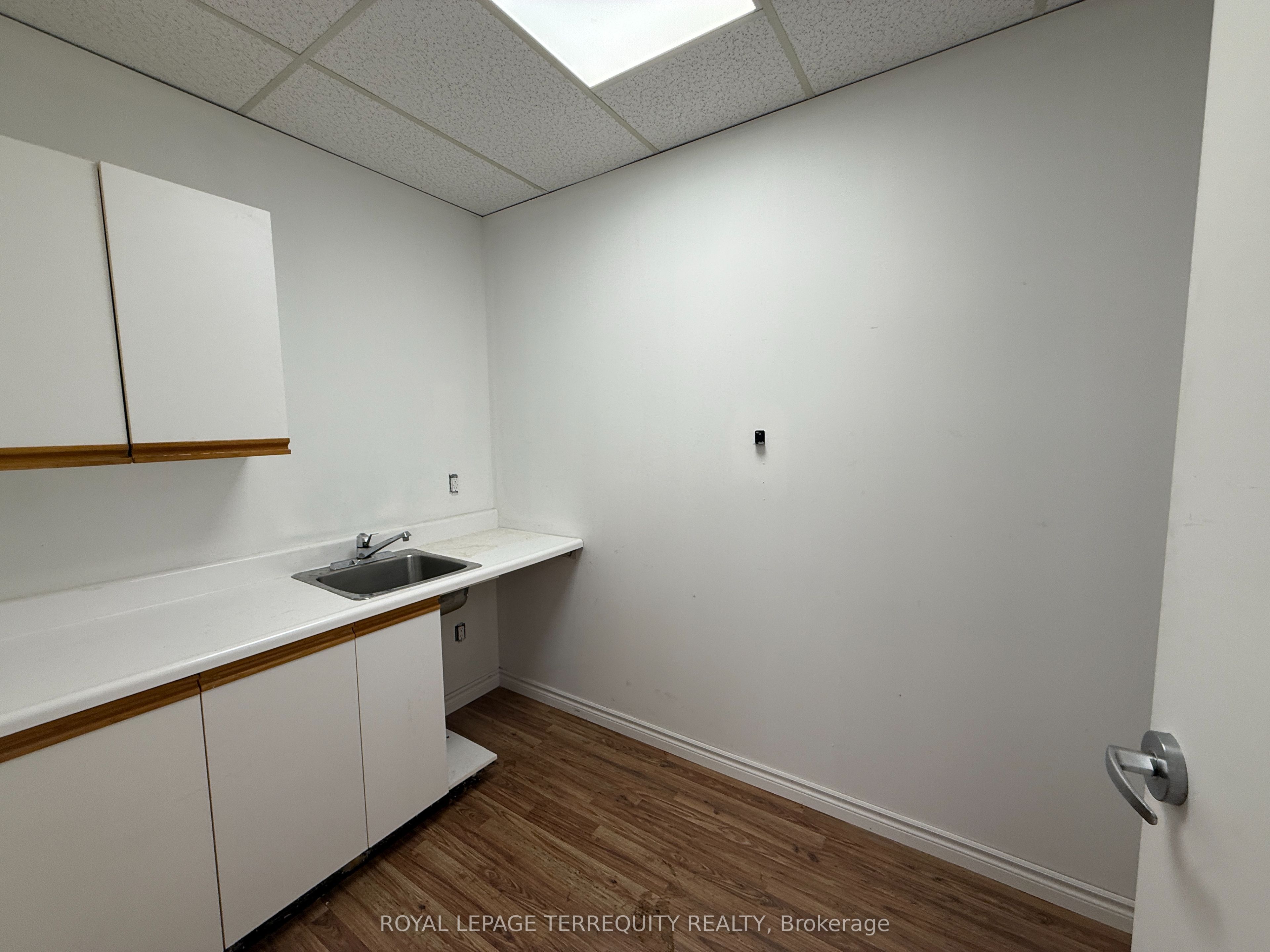 1450 Hopkins Street 202 Property Photo 5