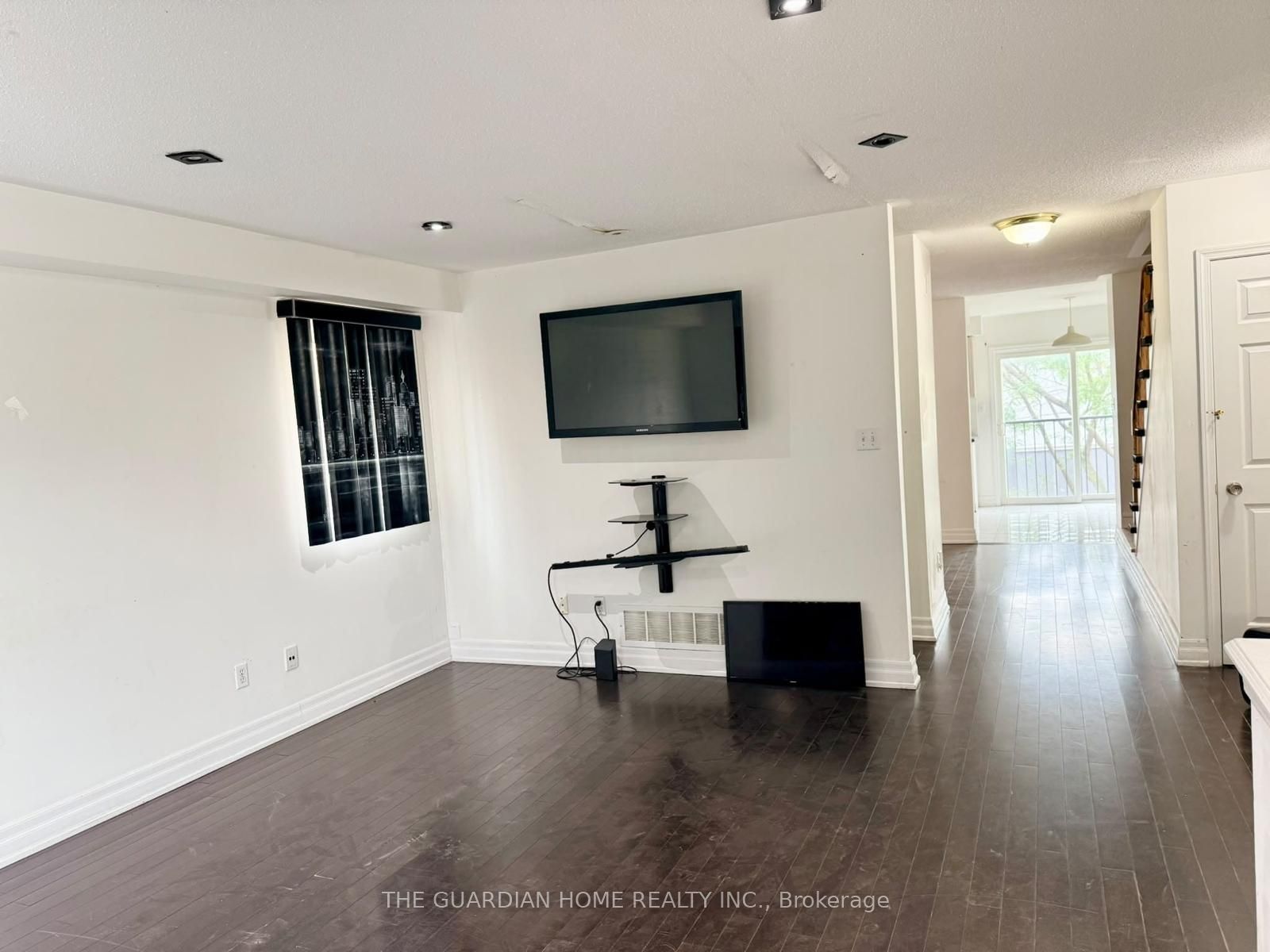 2800 Eglinton Avenue E 1 Property Photo 2