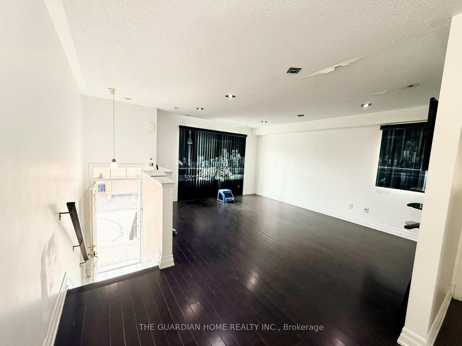 2800 Eglinton Avenue E 1 Property Photo 3