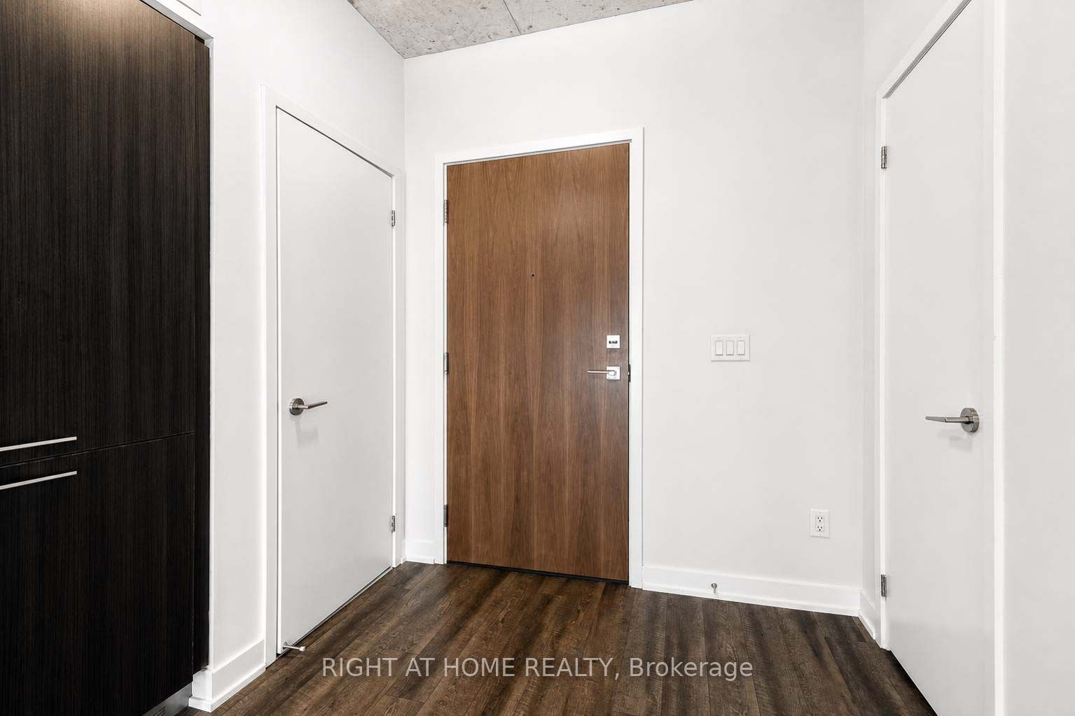 45 Baseball Place 903 Property Photo 5