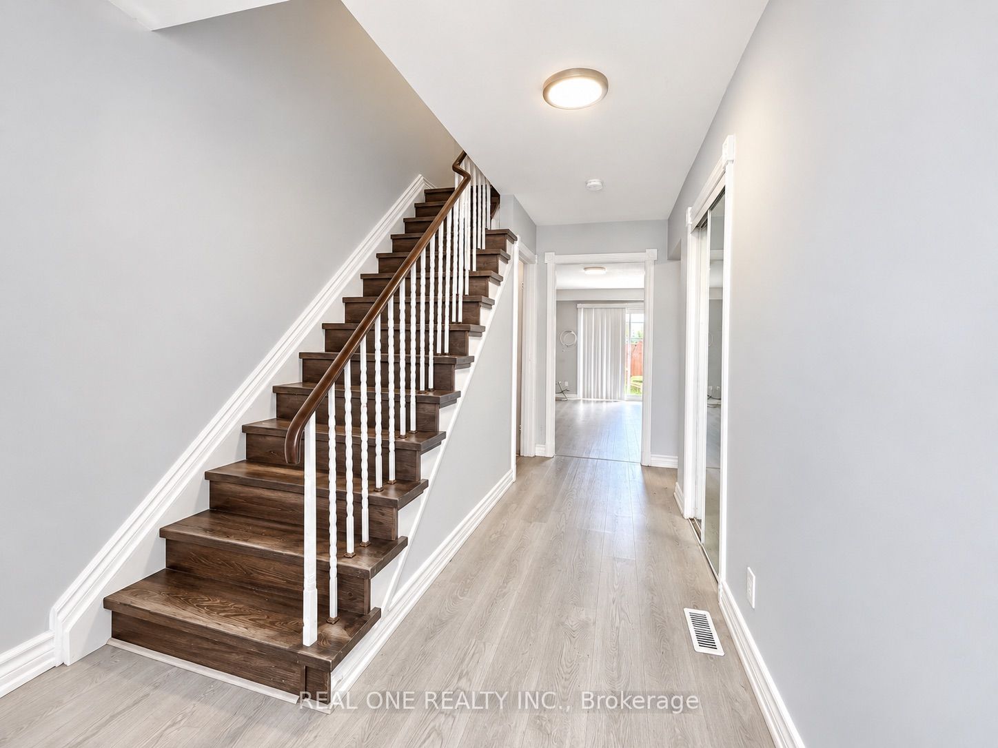 151 L'amoreaux Drive 75 Property Photo 3