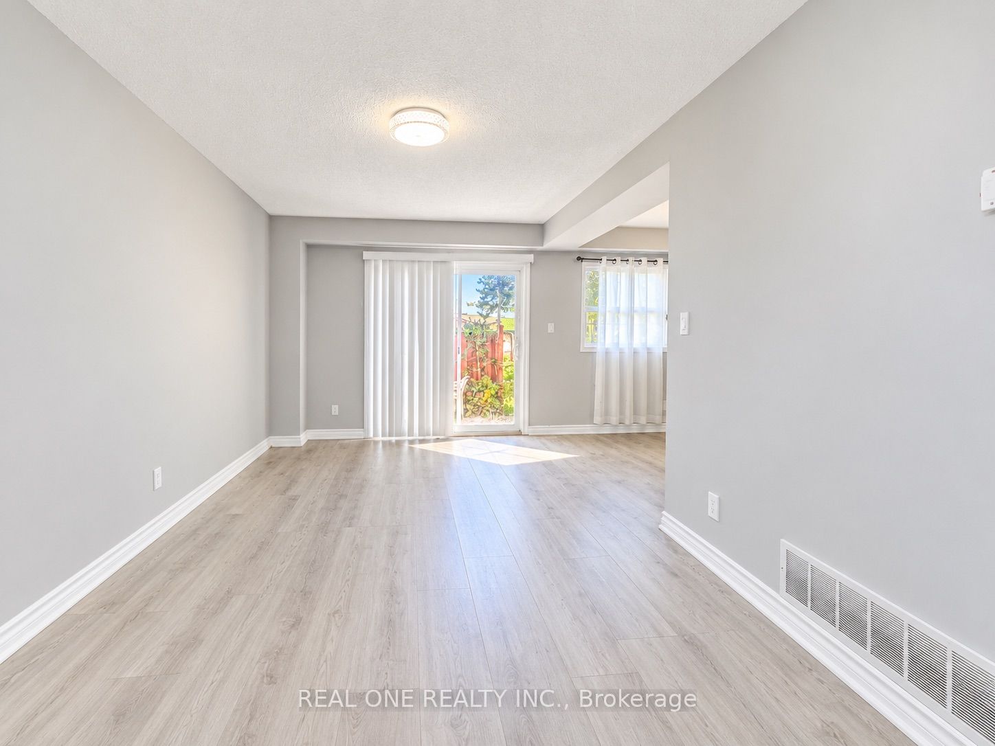 151 L'amoreaux Drive 75 Property Photo 4