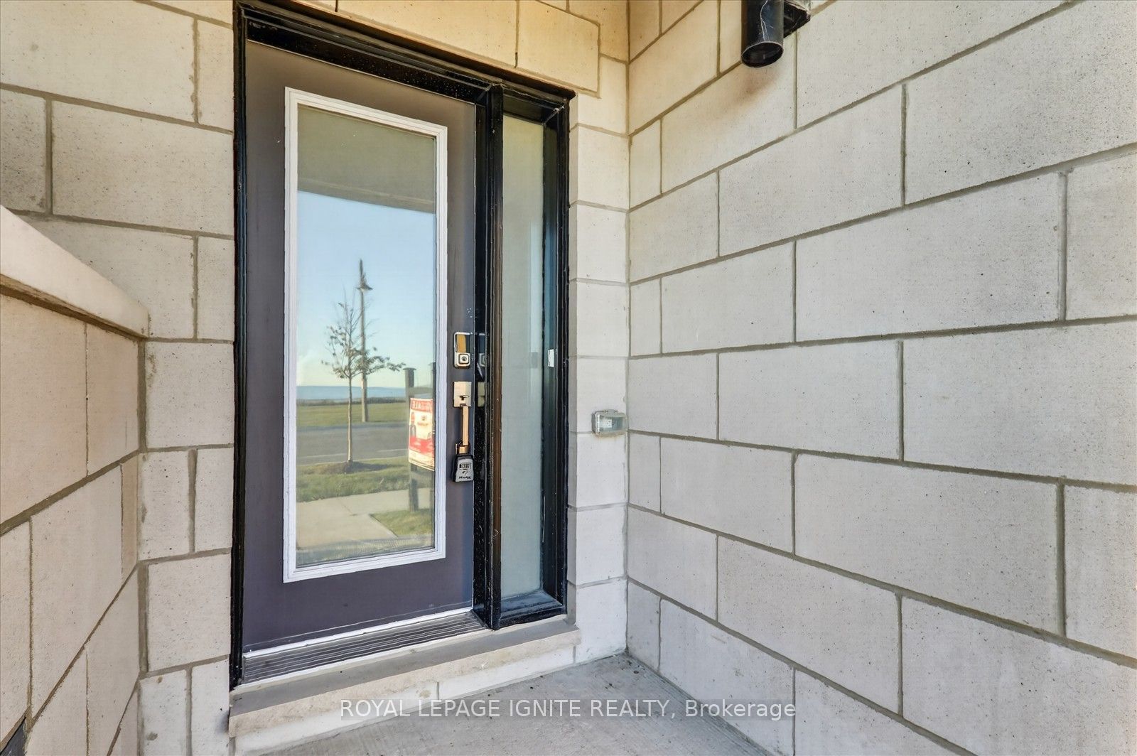 559 Port Darlington Road Property Photo 4