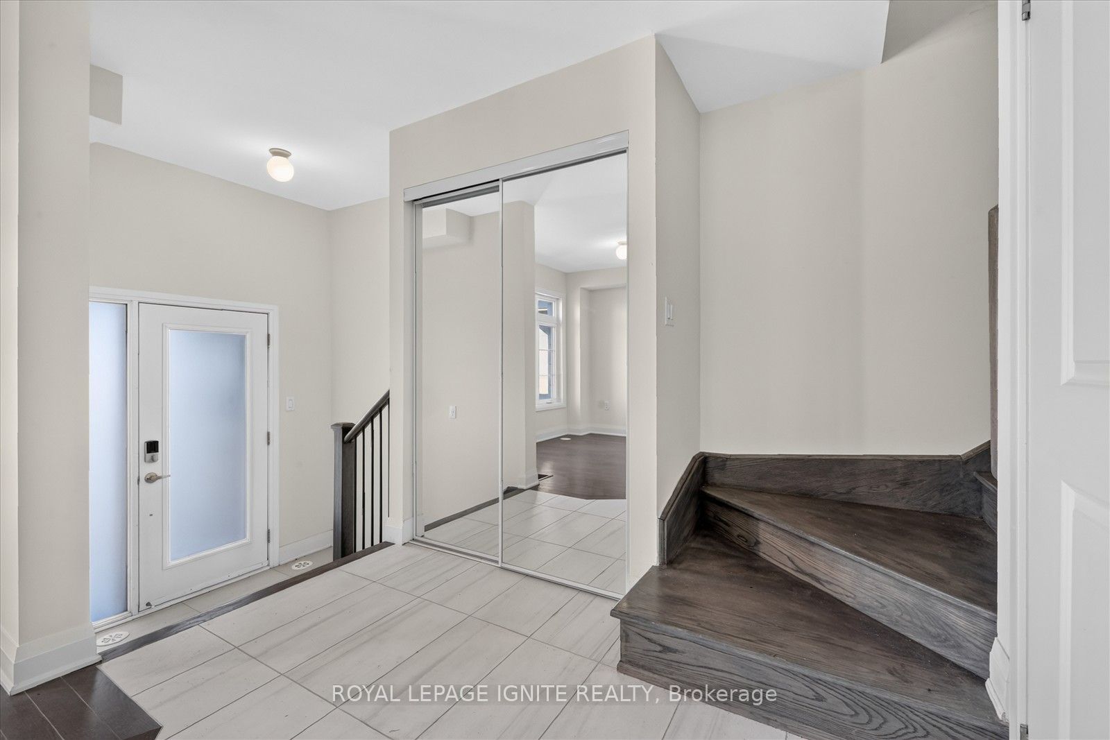 559 Port Darlington Road Property Photo 6