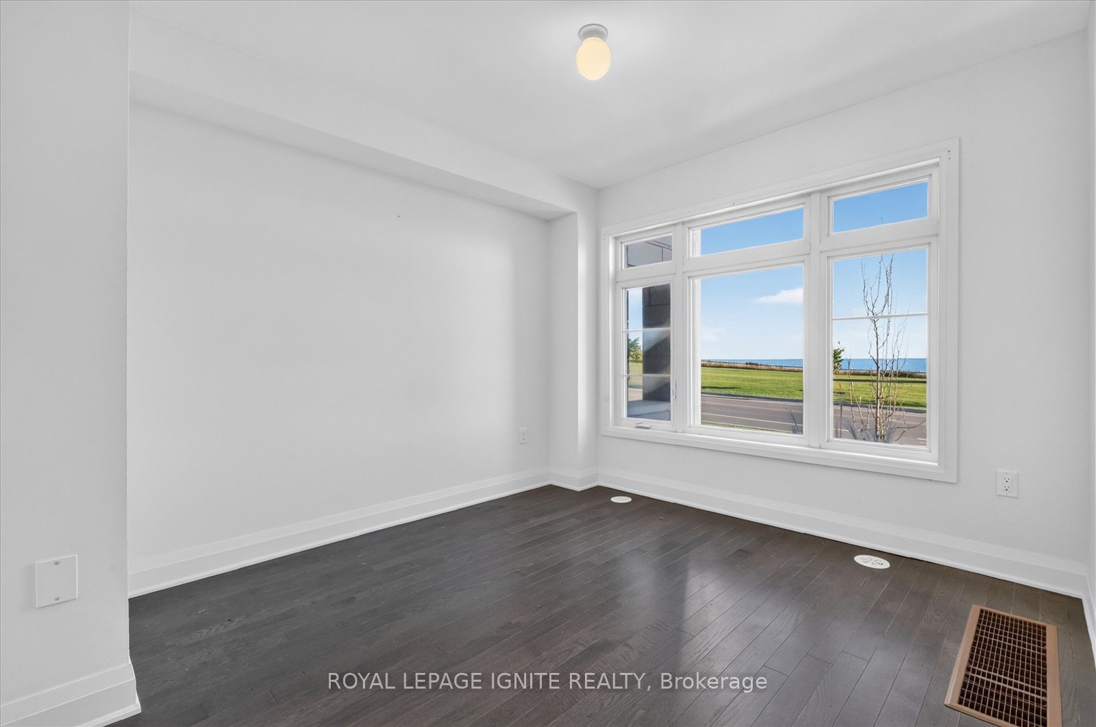 559 Port Darlington Road Property Photo 7