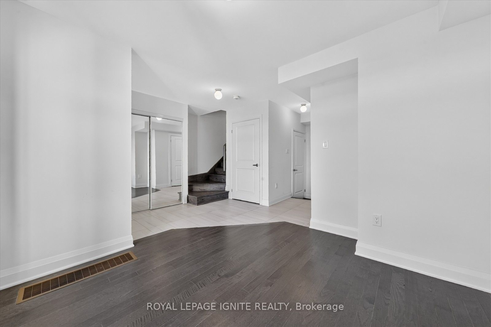 559 Port Darlington Road Property Photo 8