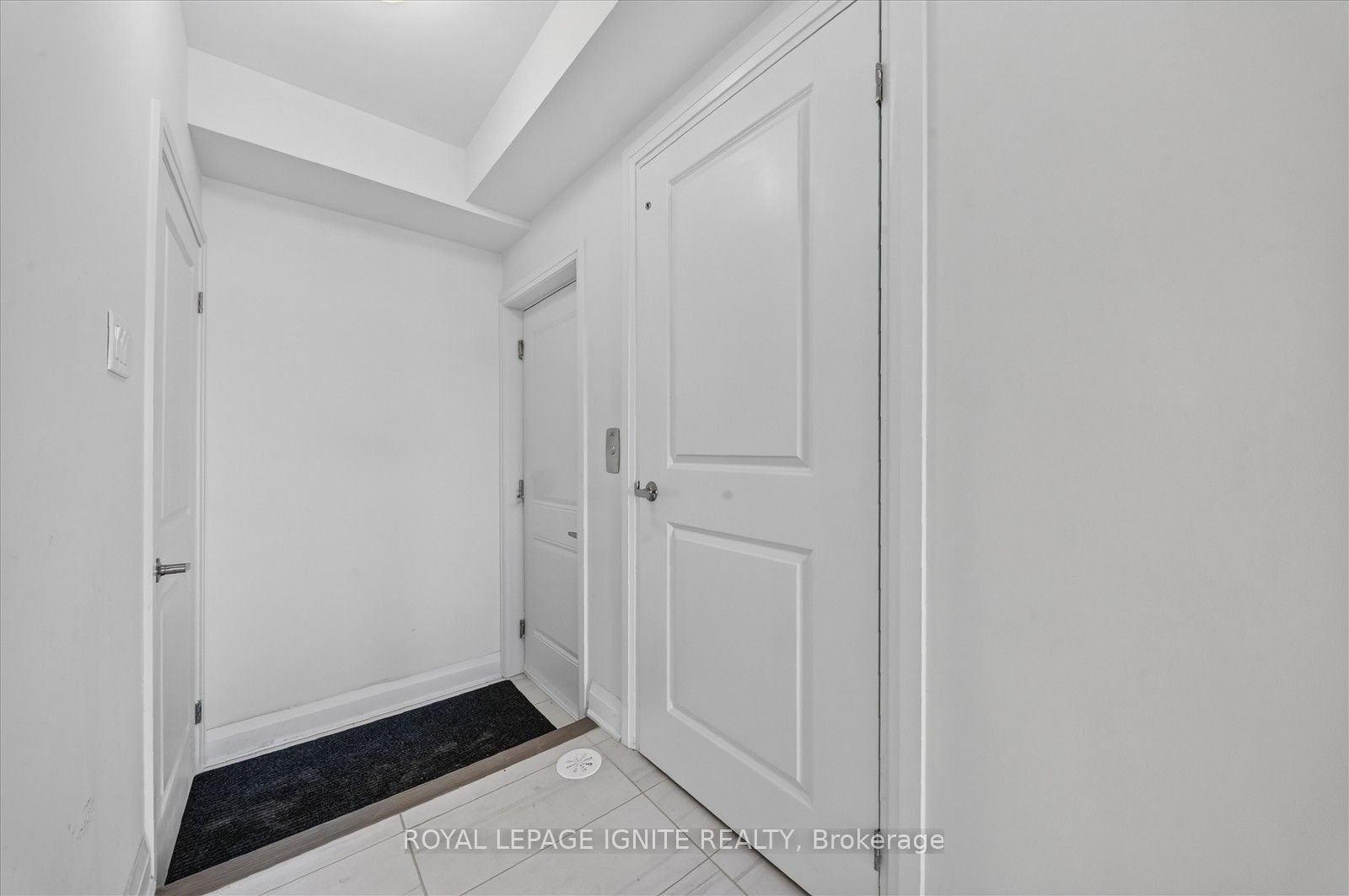 559 Port Darlington Road Property Photo 9