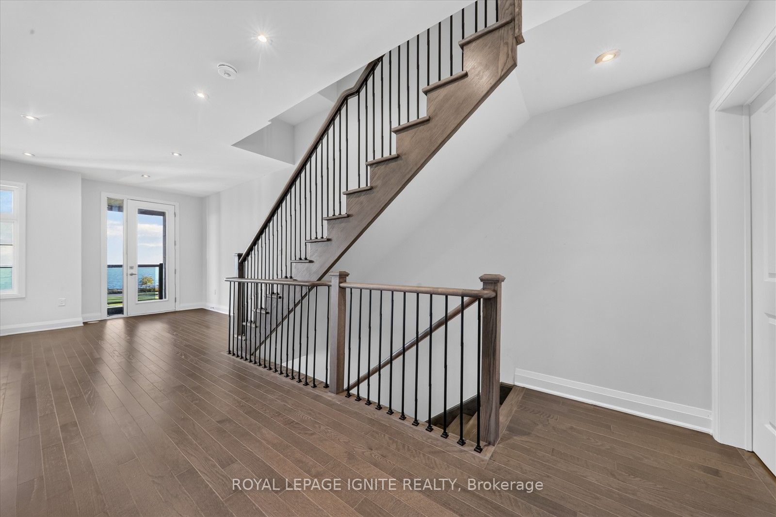 559 Port Darlington Road Property Photo 11