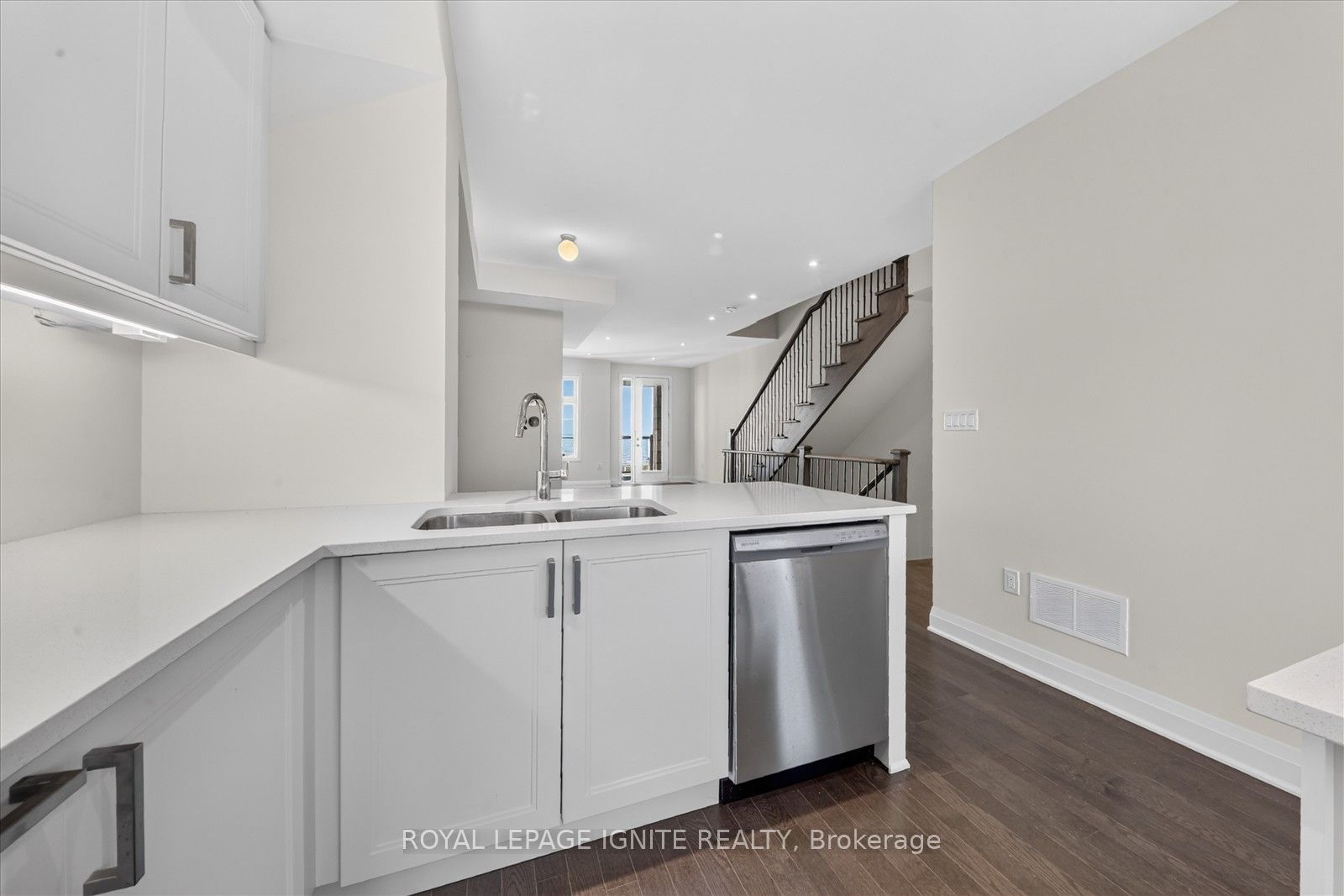 559 Port Darlington Road Property Photo 16