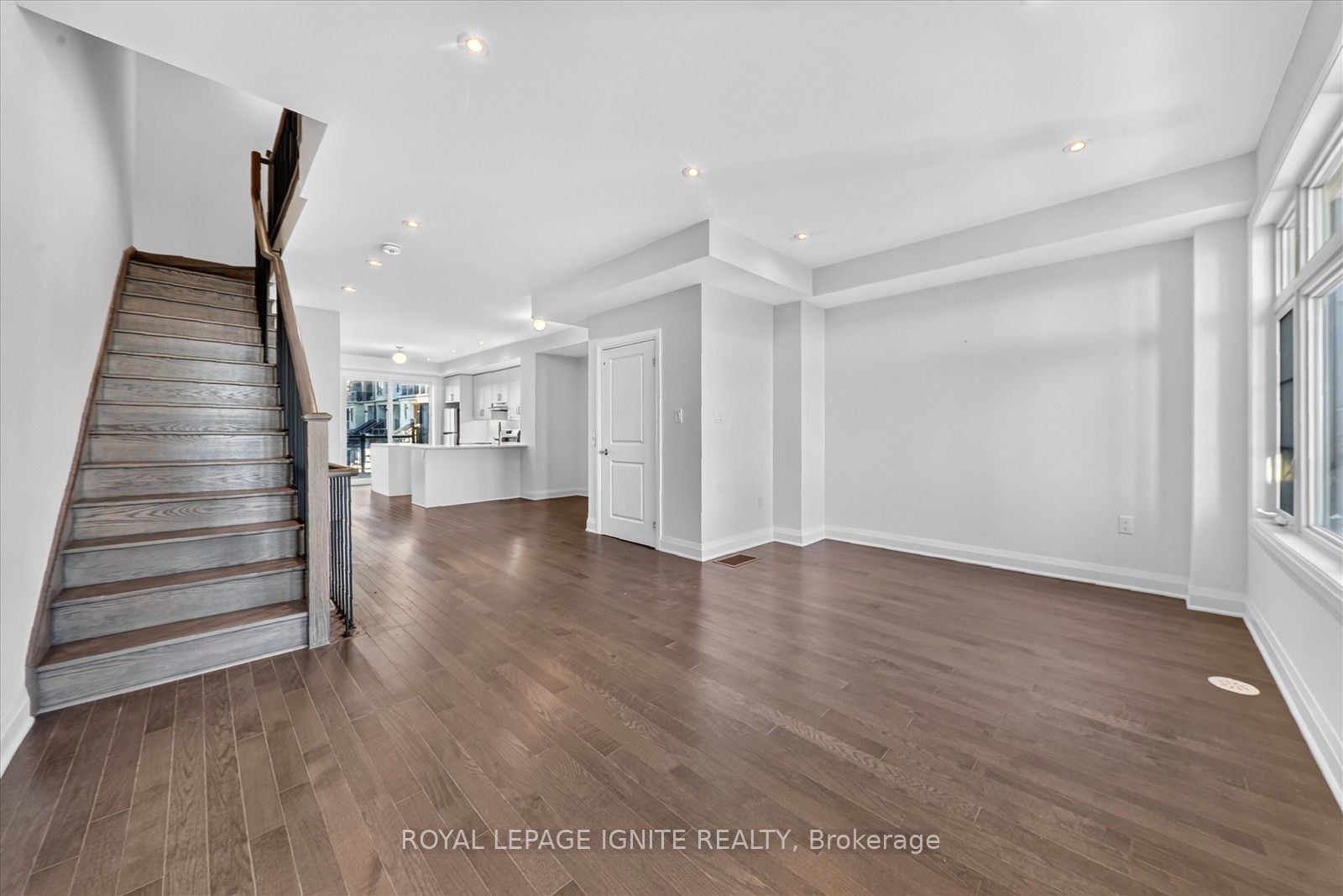 559 Port Darlington Road Property Photo 22