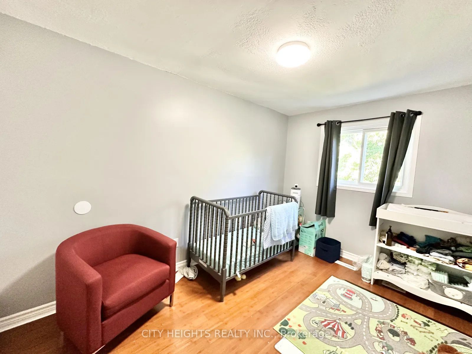 35 Mansewood Gardens Property Photo 5