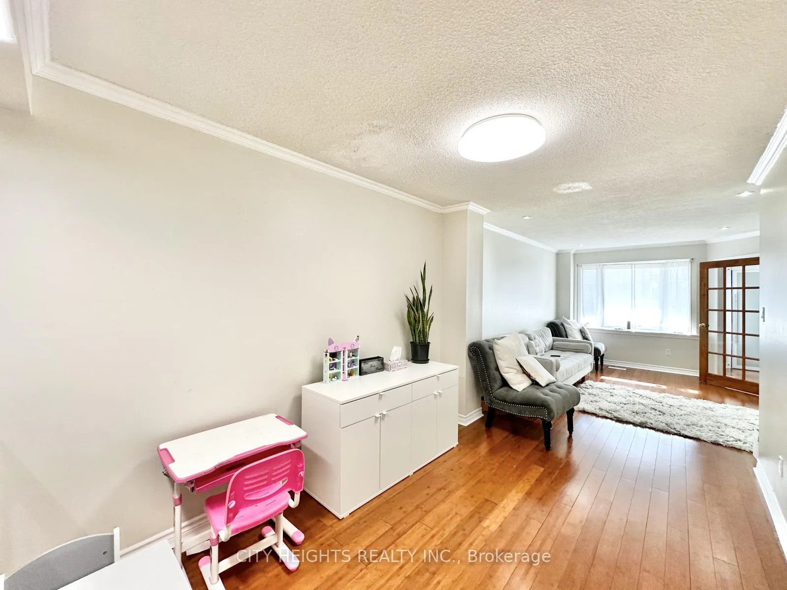 35 Mansewood Gardens Property Photo 8