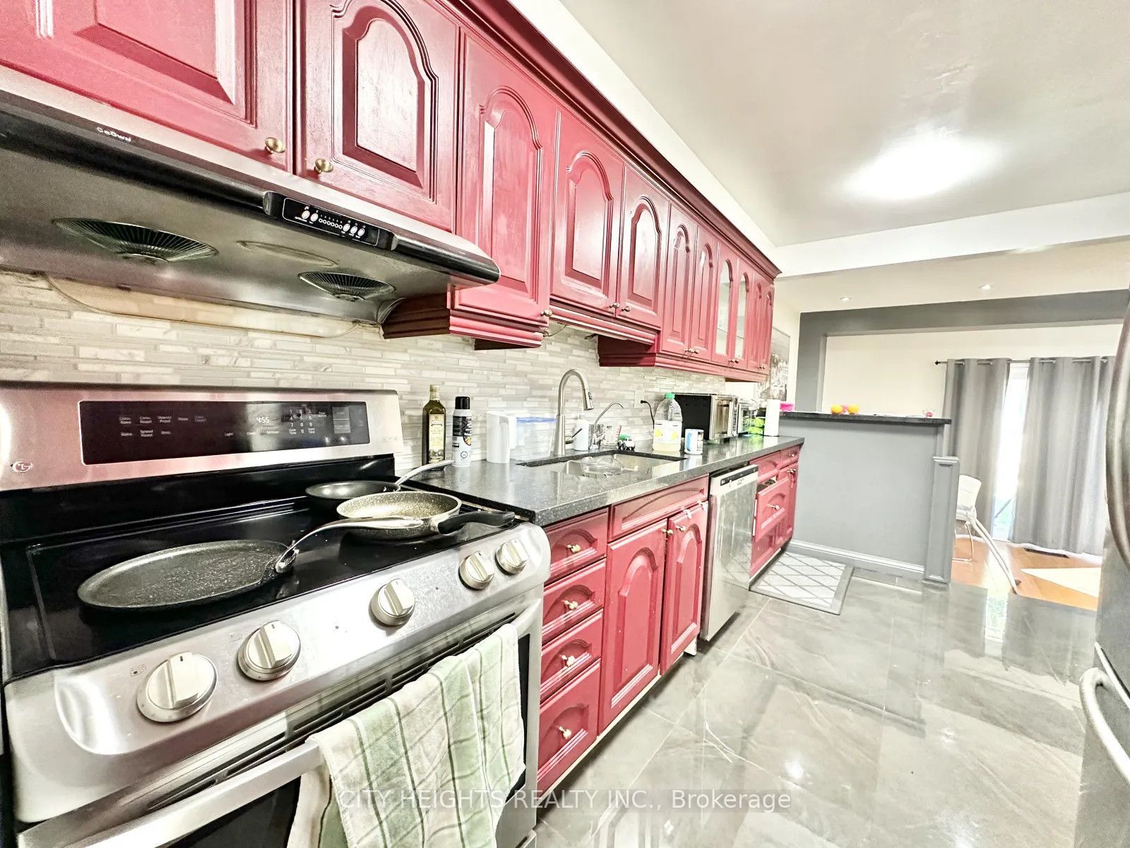 35 Mansewood Gardens Property Photo 10
