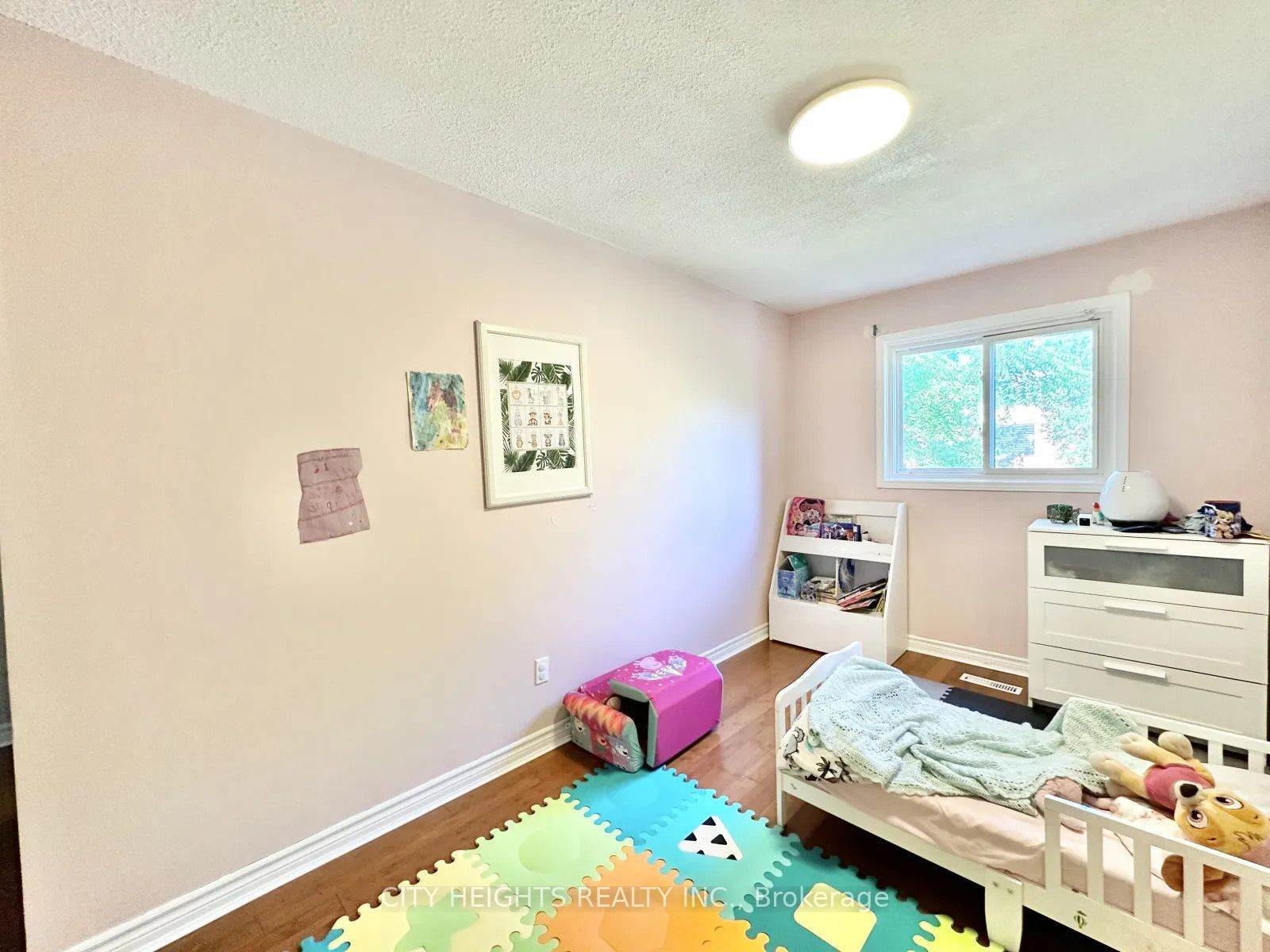35 Mansewood Gardens Property Photo 17