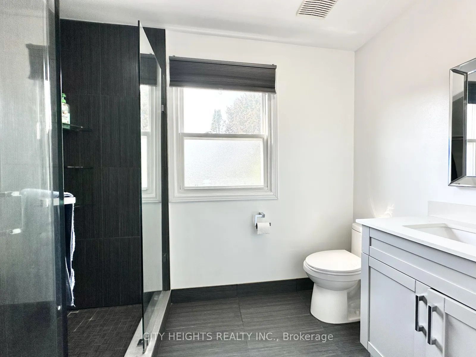 35 Mansewood Gardens Property Photo 20