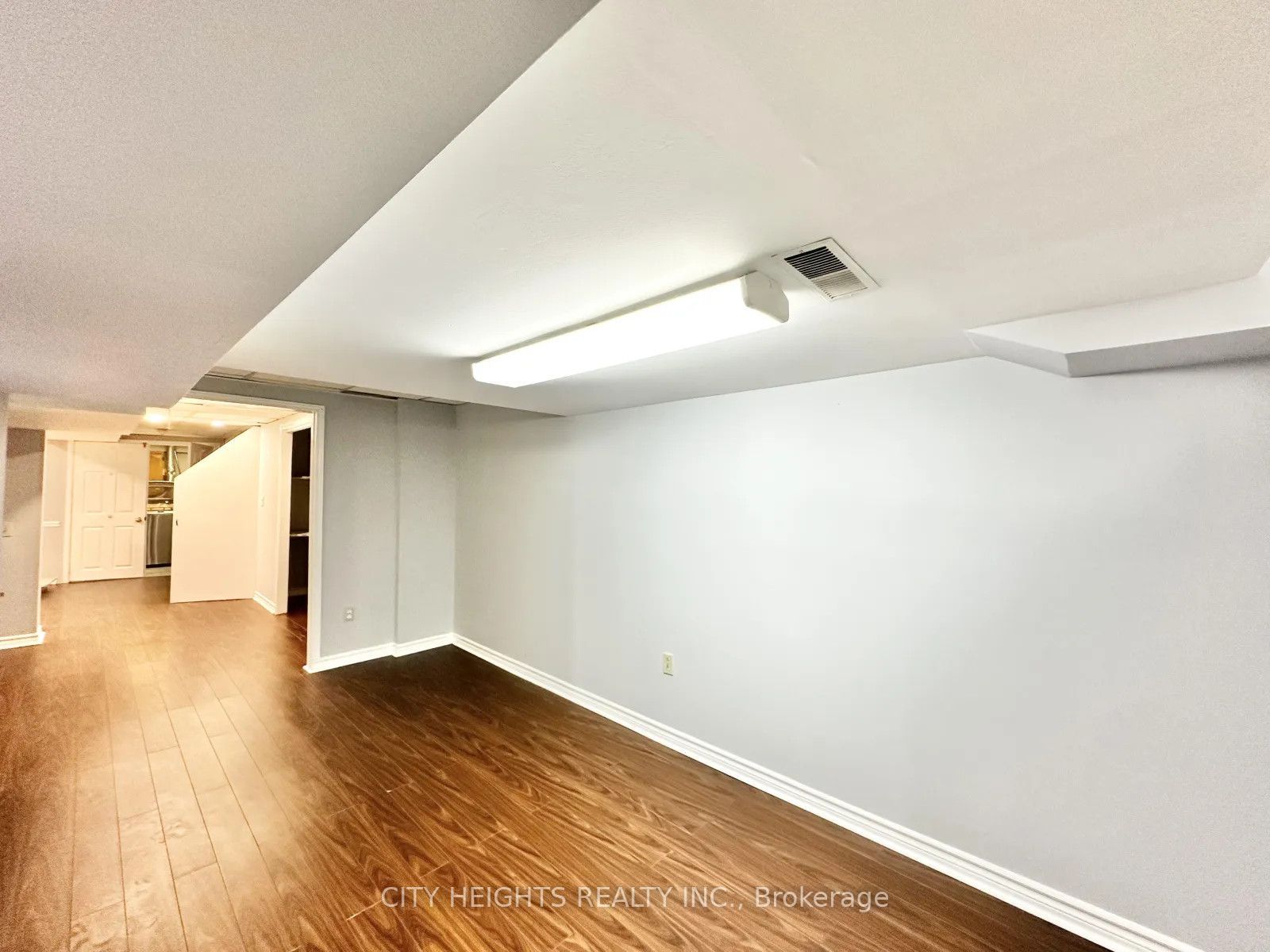 35 Mansewood Gardens Property Photo 25
