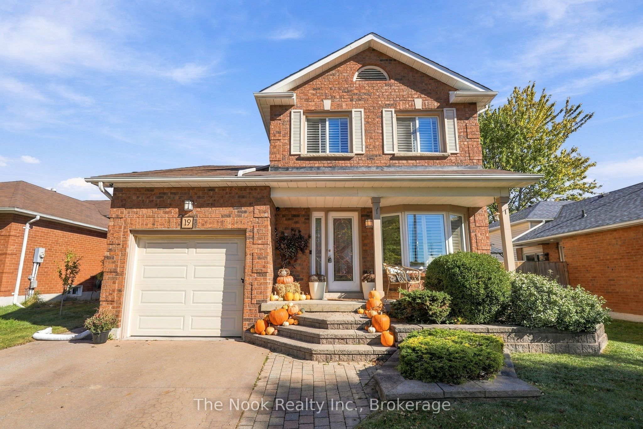 19 Sandringham Drive Property Photo 1