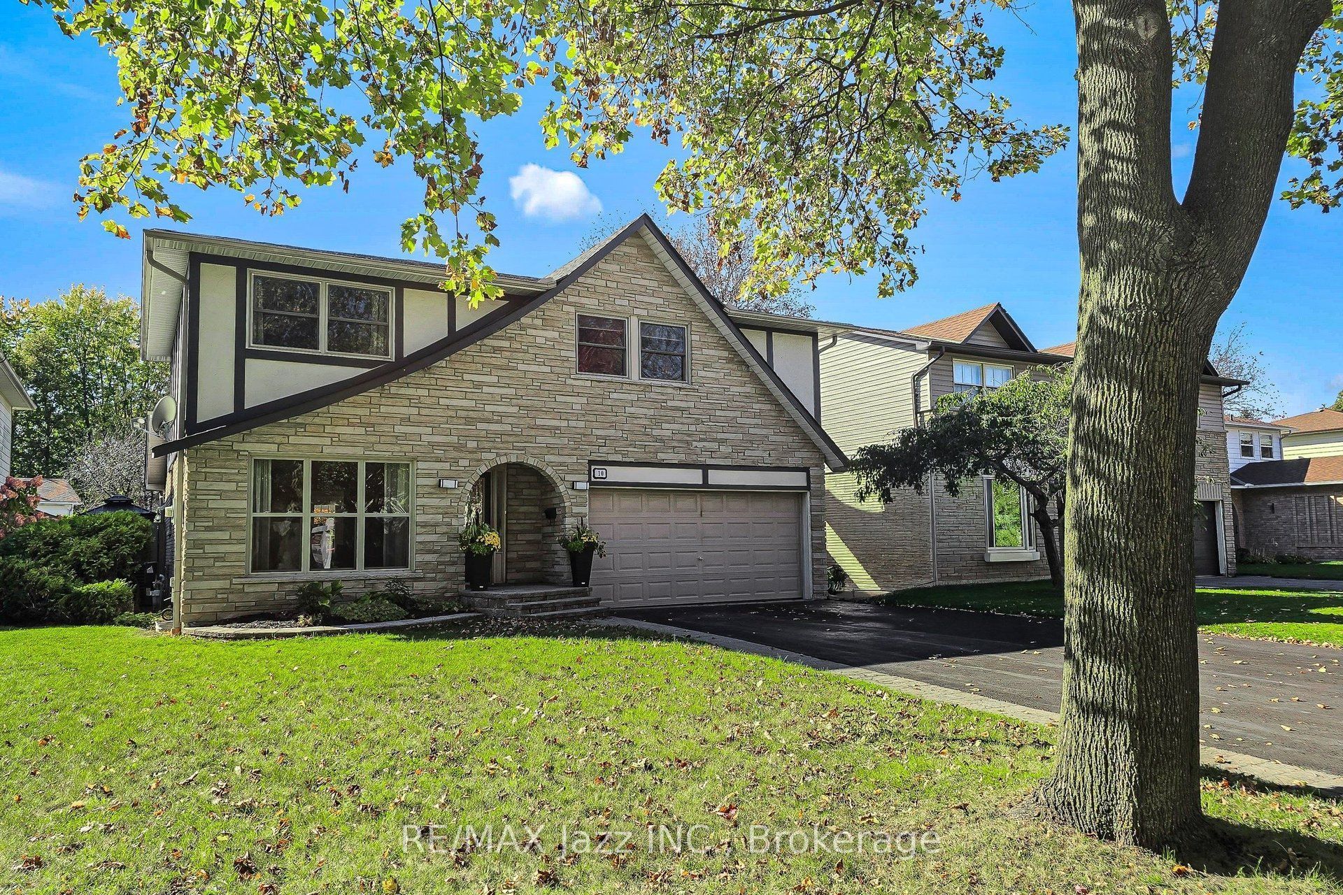 10 Trinity Crescent Property Photo 1