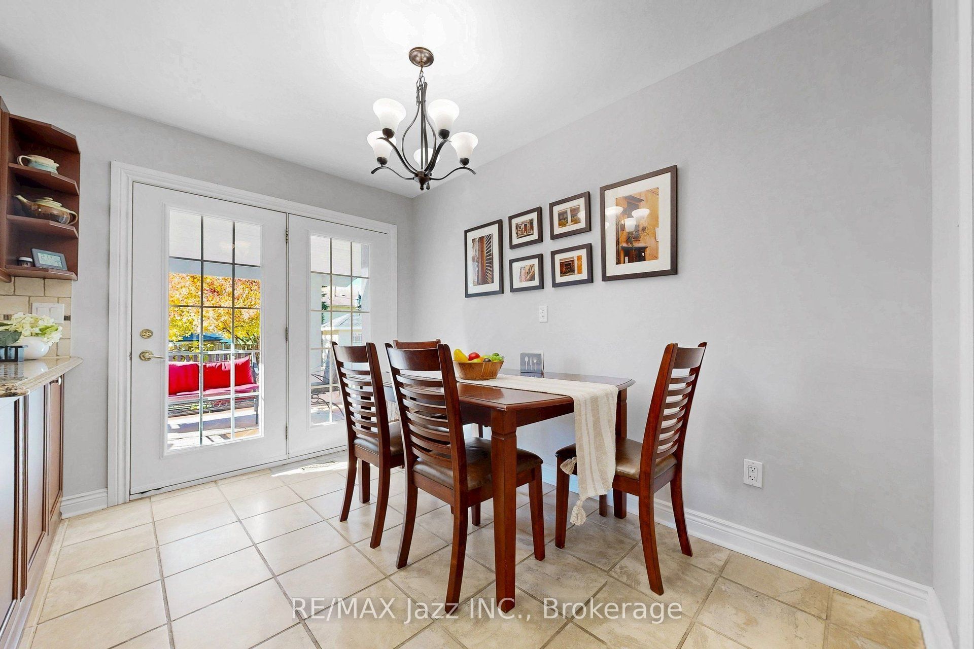 10 Trinity Crescent Property Photo 17
