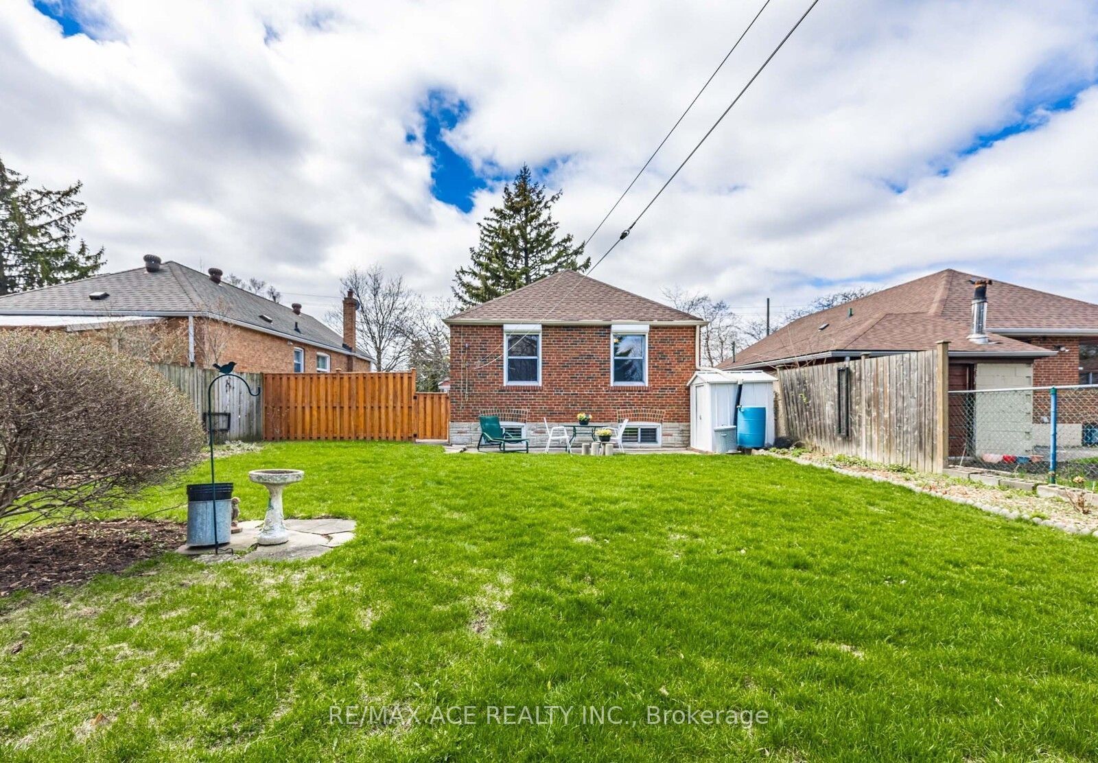 733 Pharmacy Avenue Property Photo 2