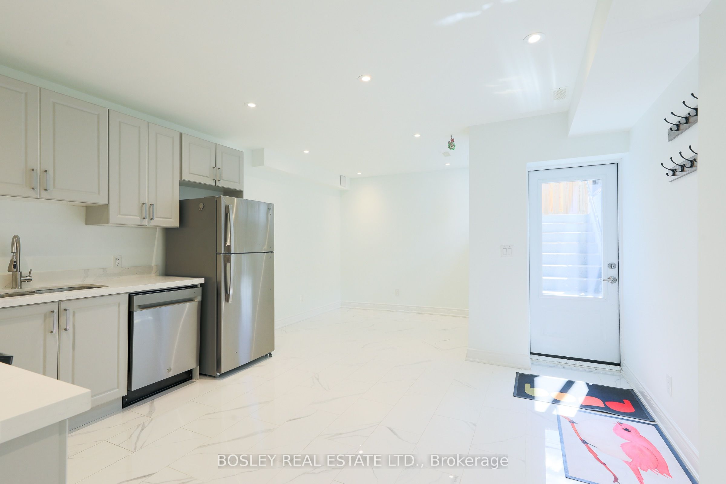 9 Queen Victoria Street Lower Property Photo 9