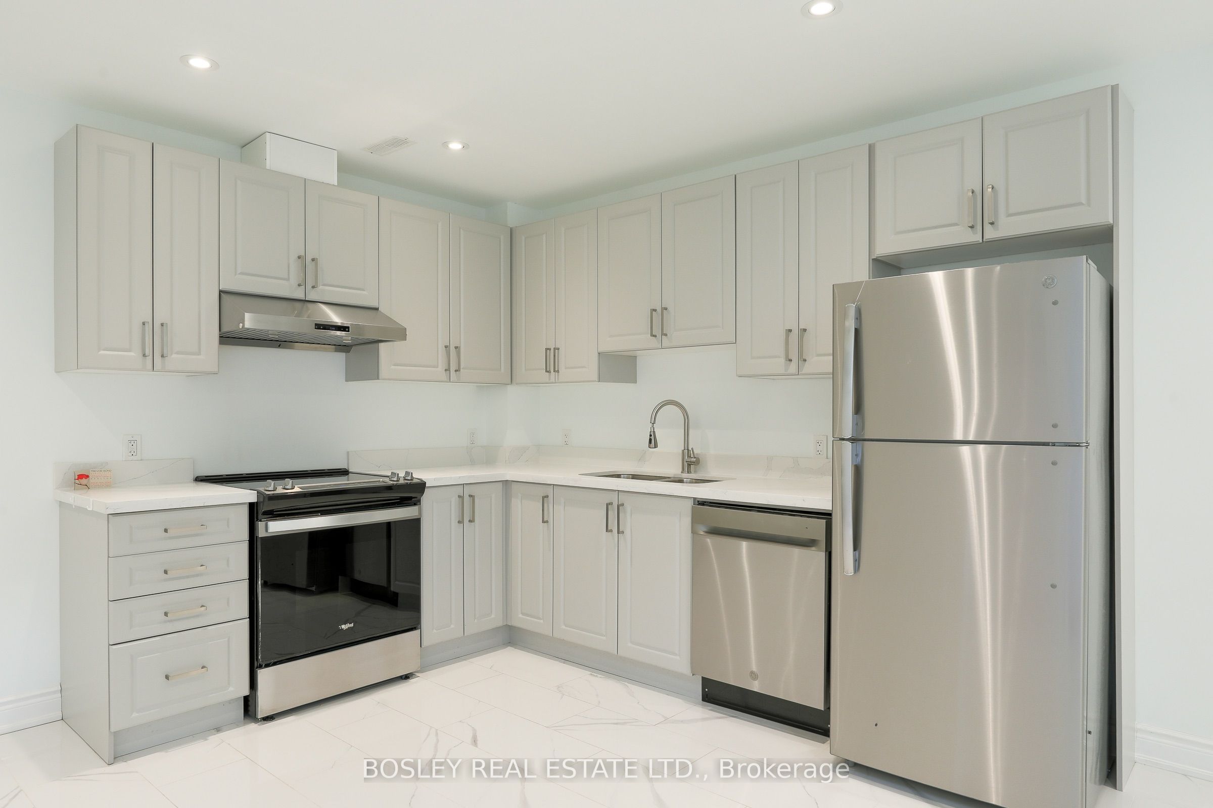 9 Queen Victoria Street Lower Property Photo 12