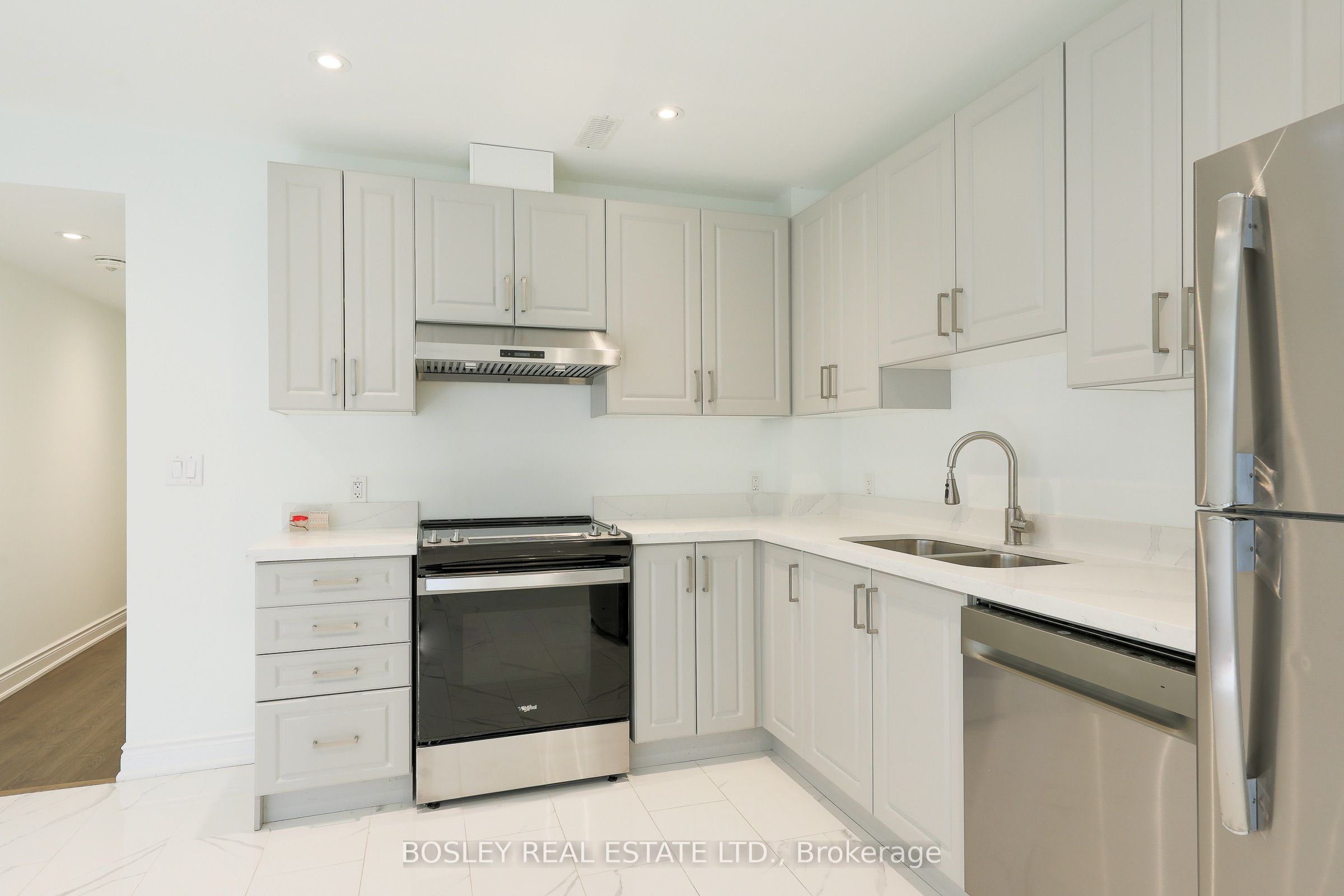 9 Queen Victoria Street Lower Property Photo 13