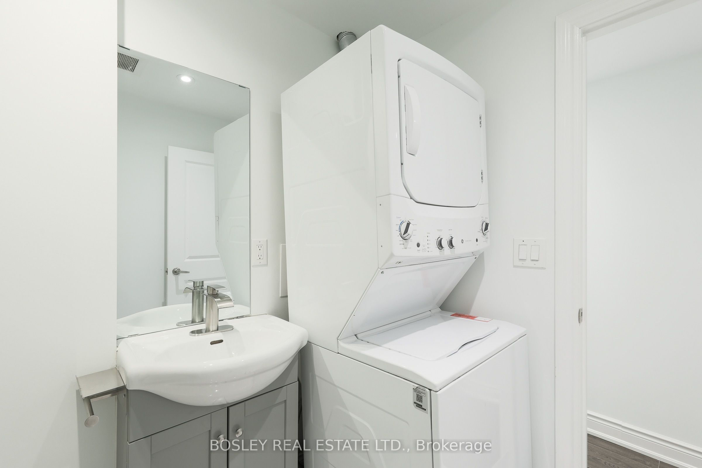 9 Queen Victoria Street Lower Property Photo 17