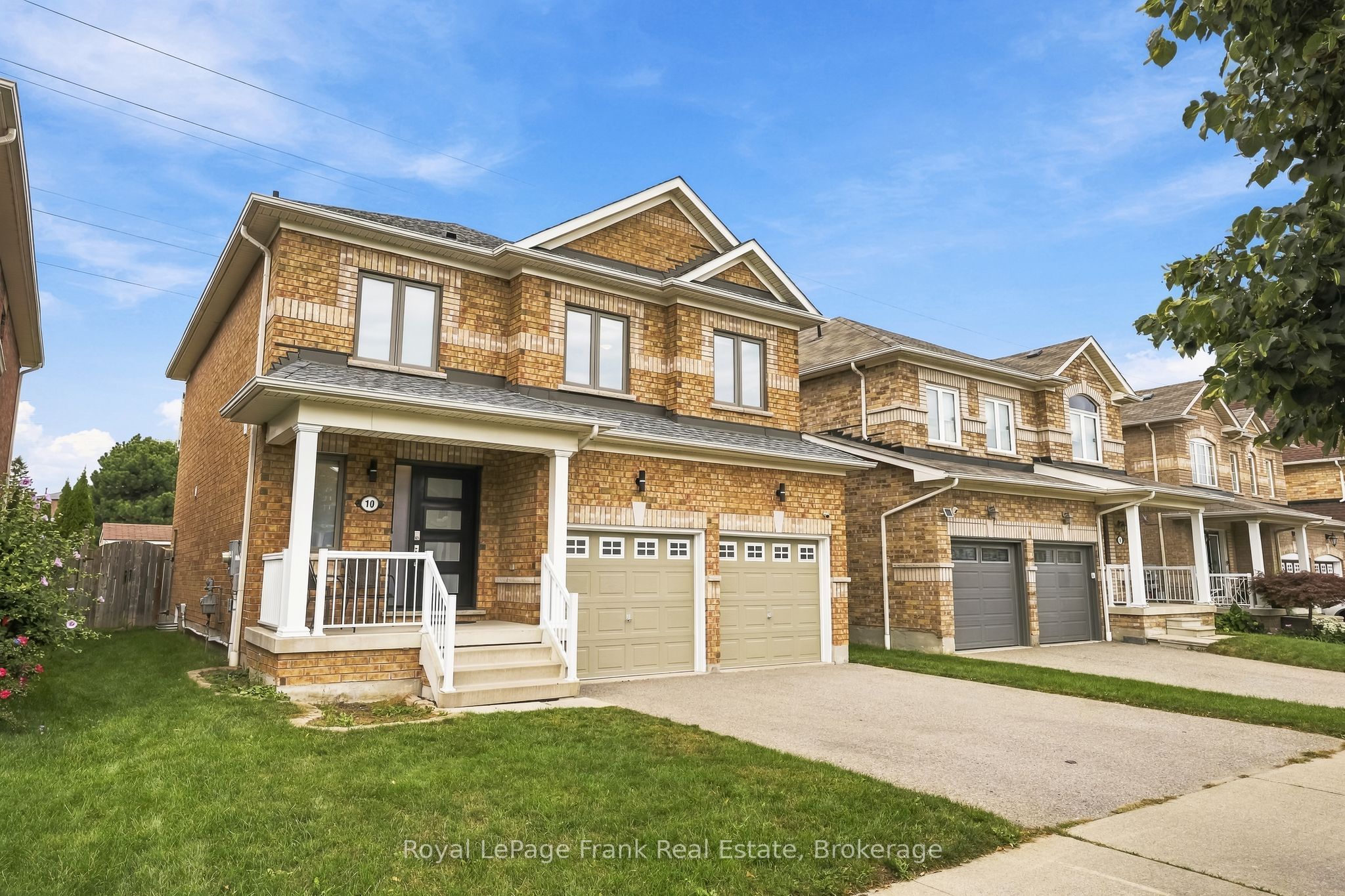 10 Oceanpearl Crescent Property Photo 2