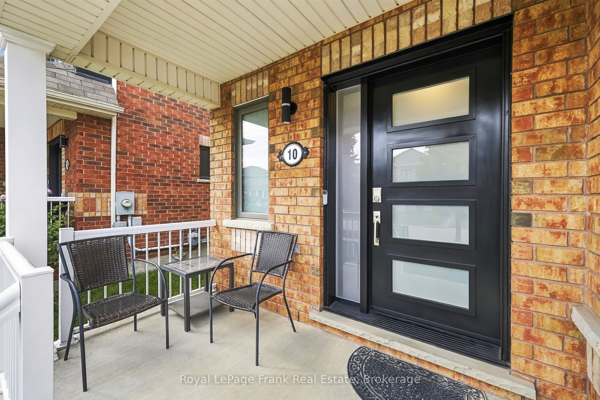 10 Oceanpearl Crescent Property Photo 4