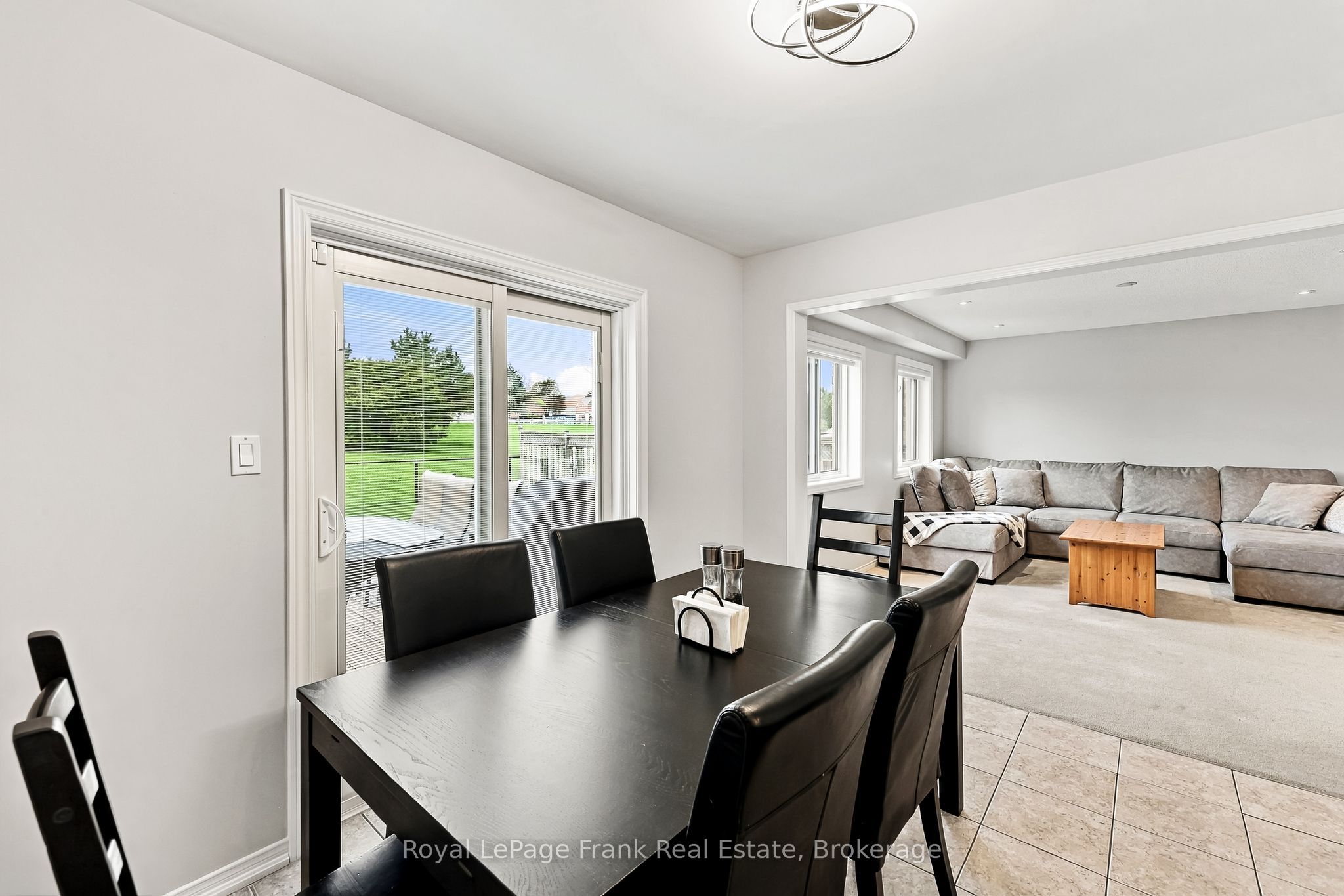 10 Oceanpearl Crescent Property Photo 13