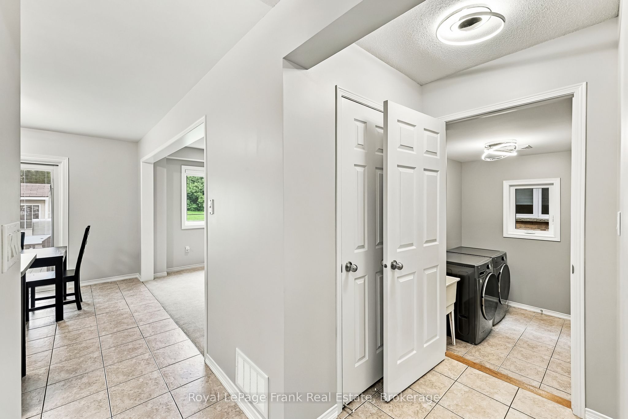 10 Oceanpearl Crescent Property Photo 18