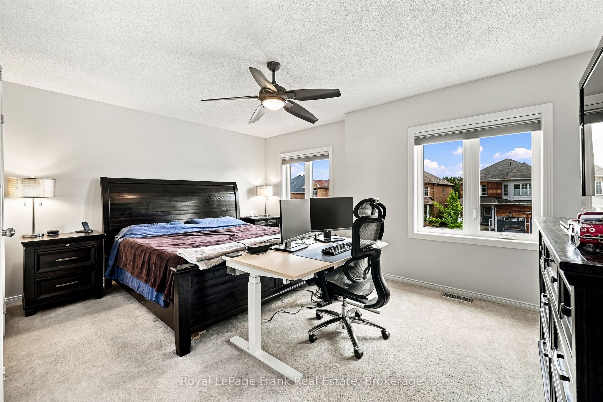 10 Oceanpearl Crescent Property Photo 20