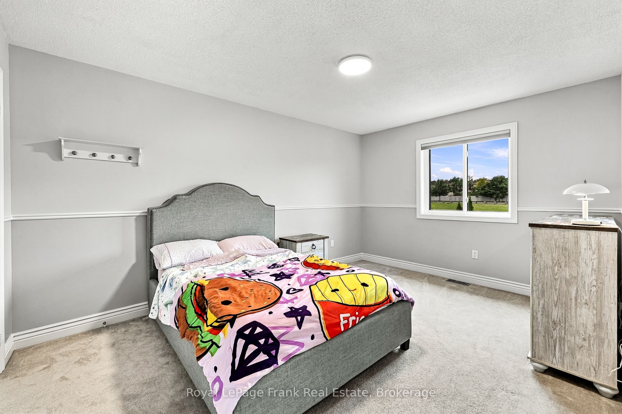 10 Oceanpearl Crescent Property Photo 24