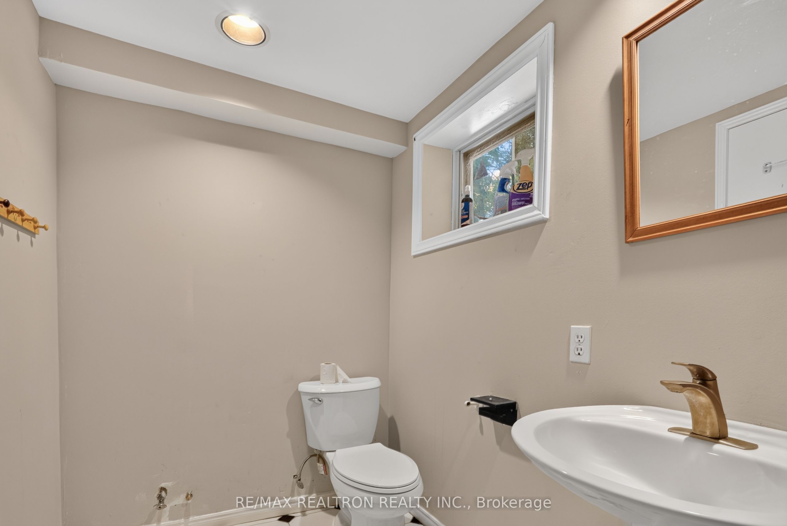 20 West Hill Drive Basement Property Photo 12